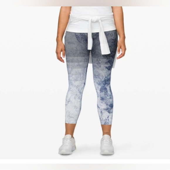 Lululemon Ebb to Train Tight. Size 6. *Wash White / Black / Luna - Picture 4 of 13